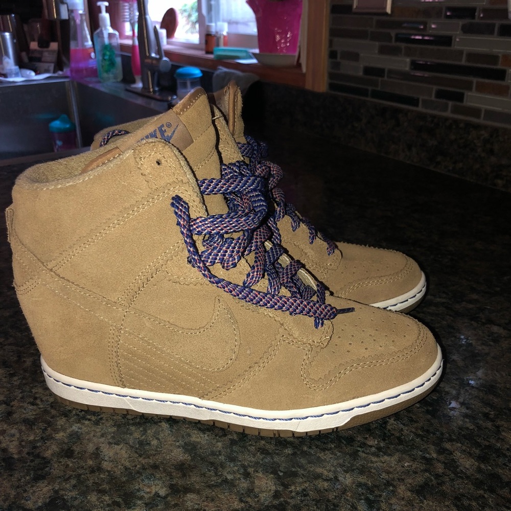 Tan Nike Wedge Tennis Shoes